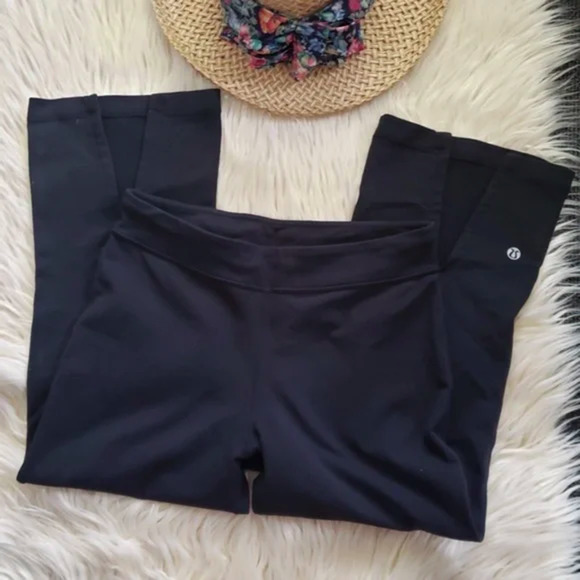 lululemon athletica Pants - LULULEMON black capri workout athletic leggings
